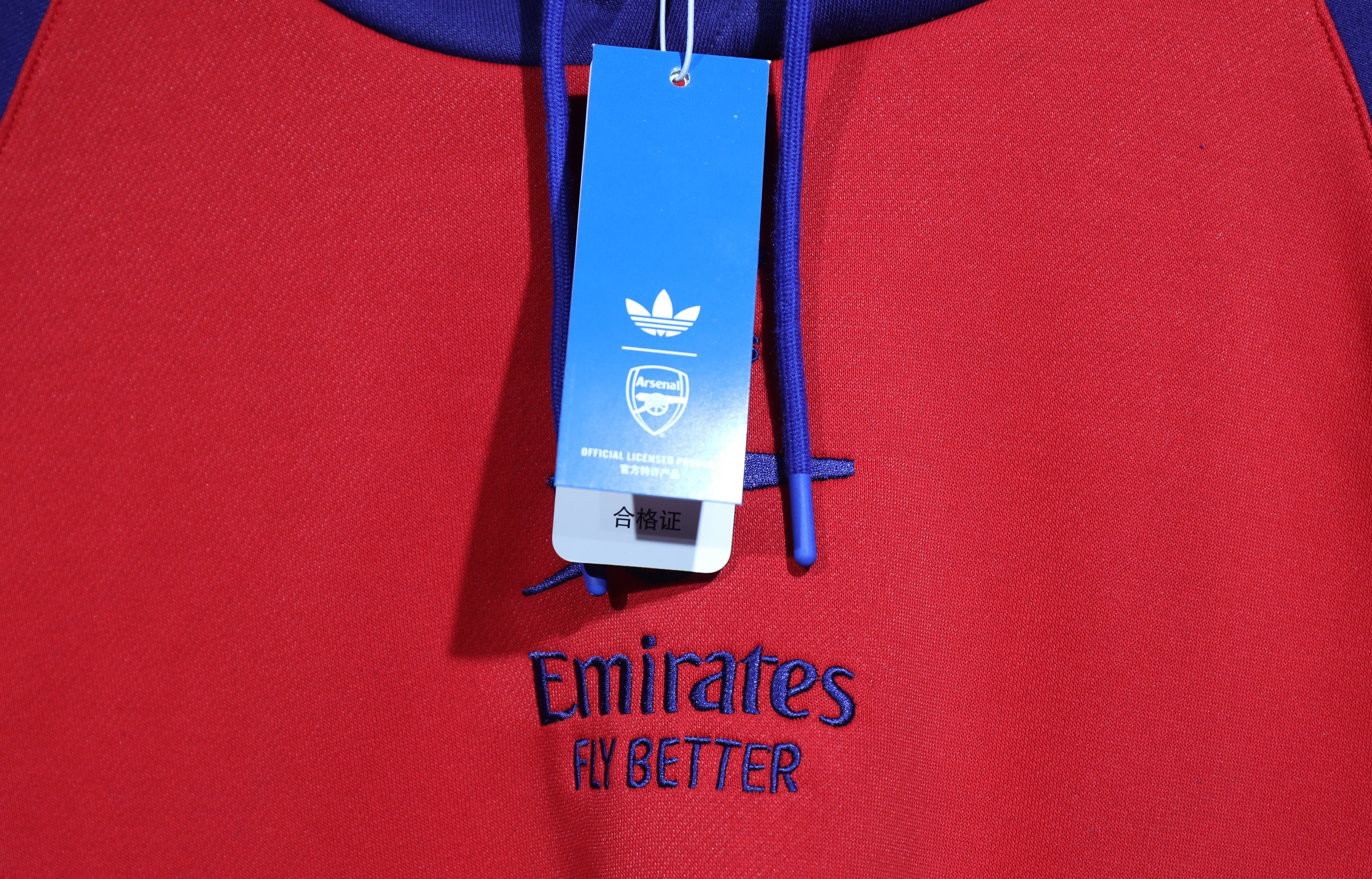 Tuta Arsenal rossa e blu