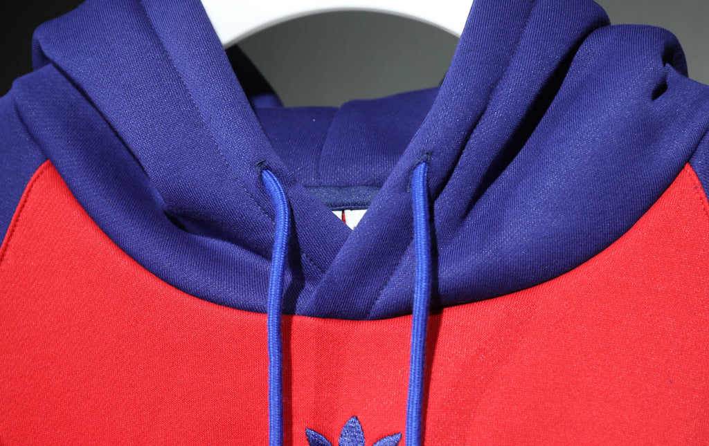 Tuta Arsenal rossa e blu