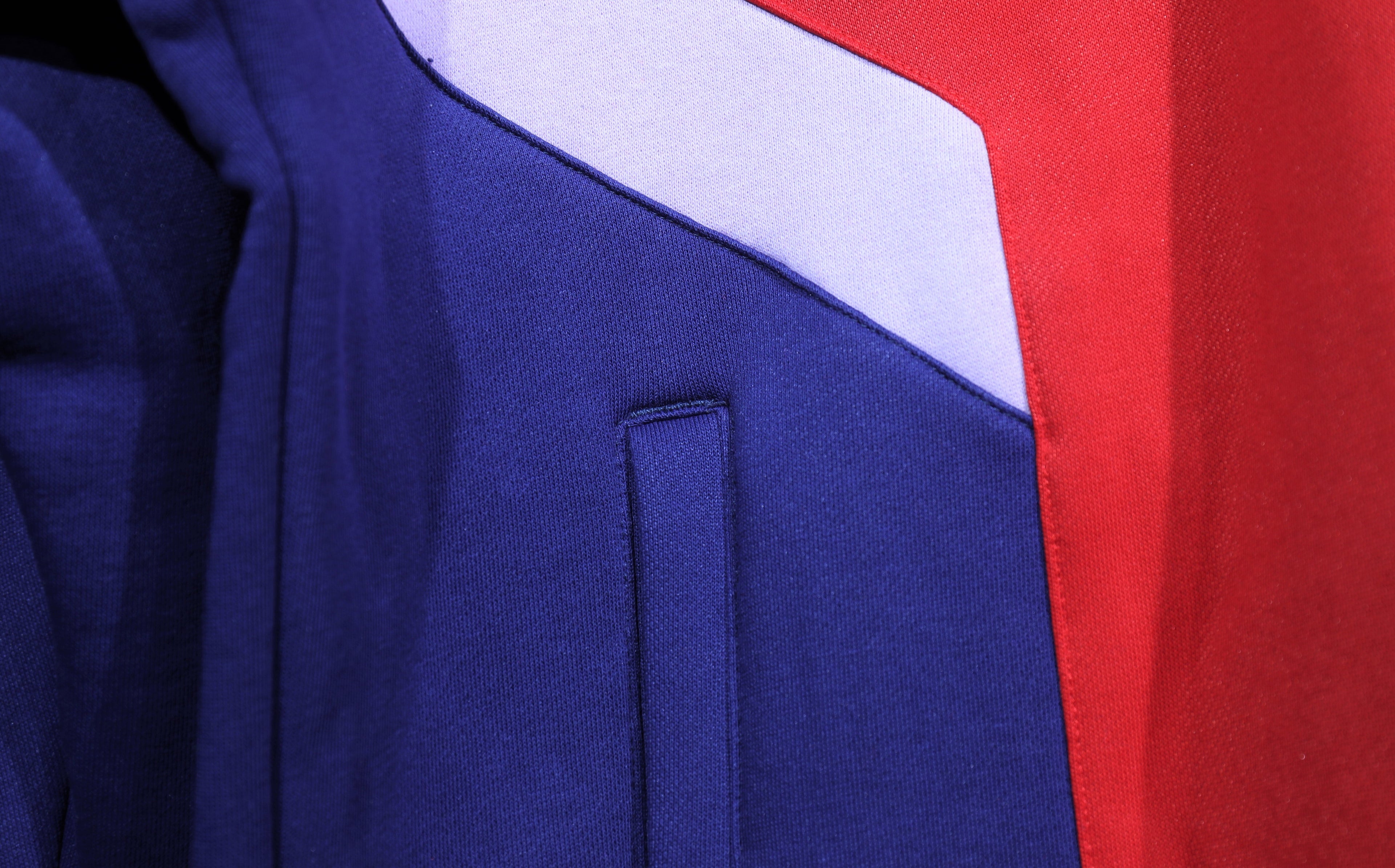 Tuta Arsenal rossa e blu